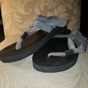 Skechers yoga sling sandals